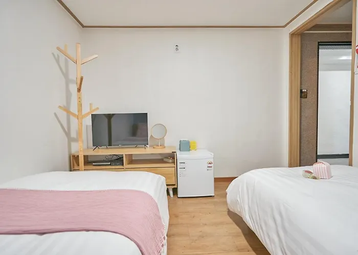 K'stay Sinchon Hotel *