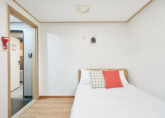 K'stay Sinchon Hotel *